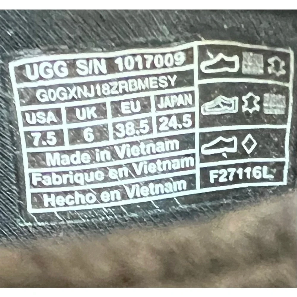UGG Riviera Women's Slip On Gray Black White Comfort‎ Low Top Sneaker Shoes 7.5